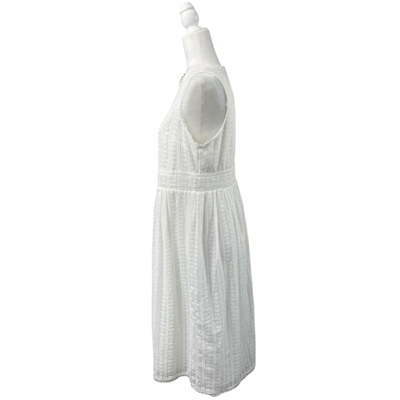 Q&A Eyelet White Sleeveless Dress - Size Medium - Picture 8 of 15